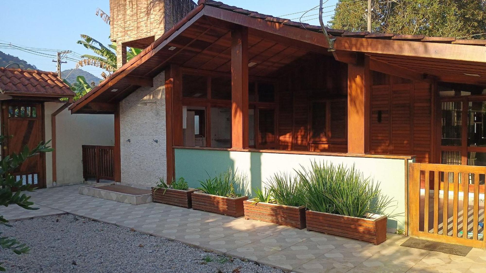 Moreira Casa Com Churrasqueira E Ar-condicionado Ubatuba
